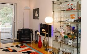 Modernes Und Gemuetliches Designerzimmer