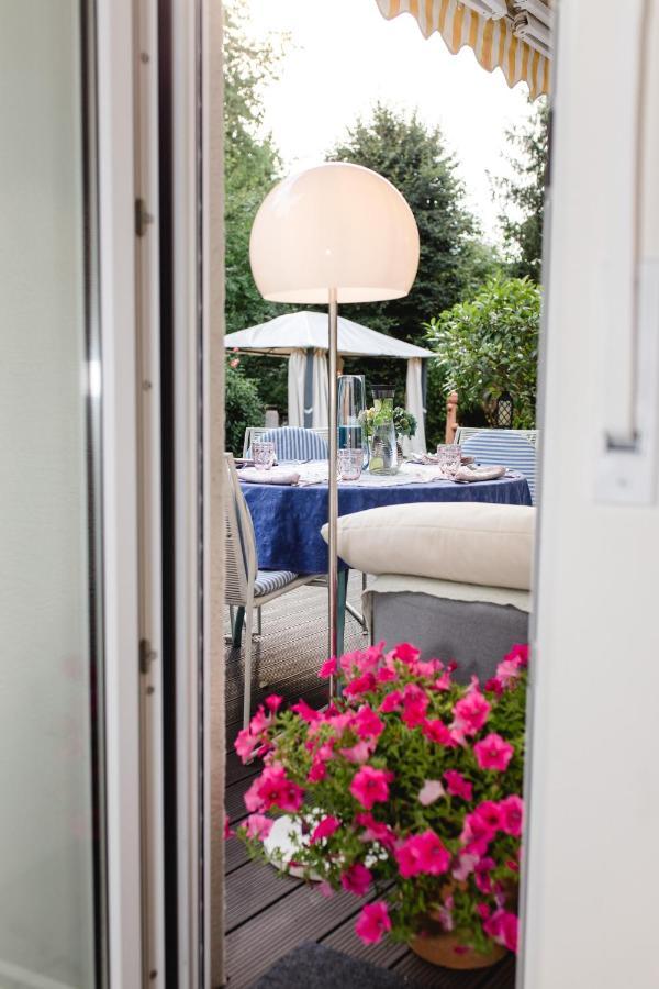 Modernes Und Gemuetliches Designerzimmer Karlsbad Buitenkant foto