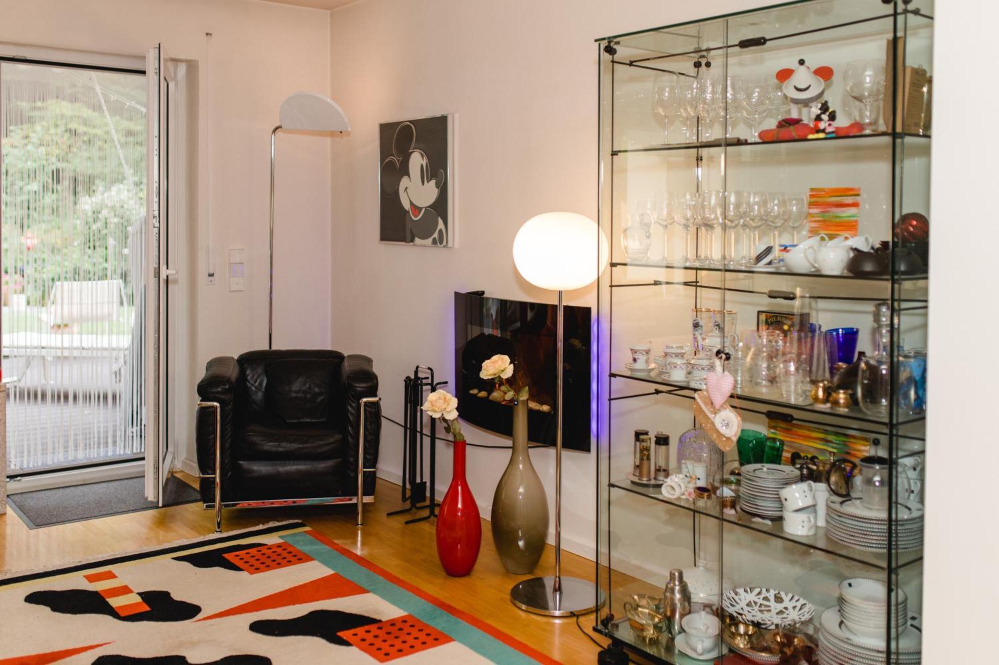 Modernes Und Gemuetliches Designerzimmer Karlsbad Buitenkant foto